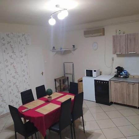 Pingpong Apartman Шолтвадкерт Екстериор снимка