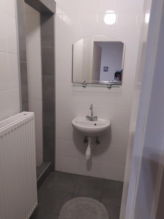 Pingpong Apartman Шолтвадкерт Екстериор снимка