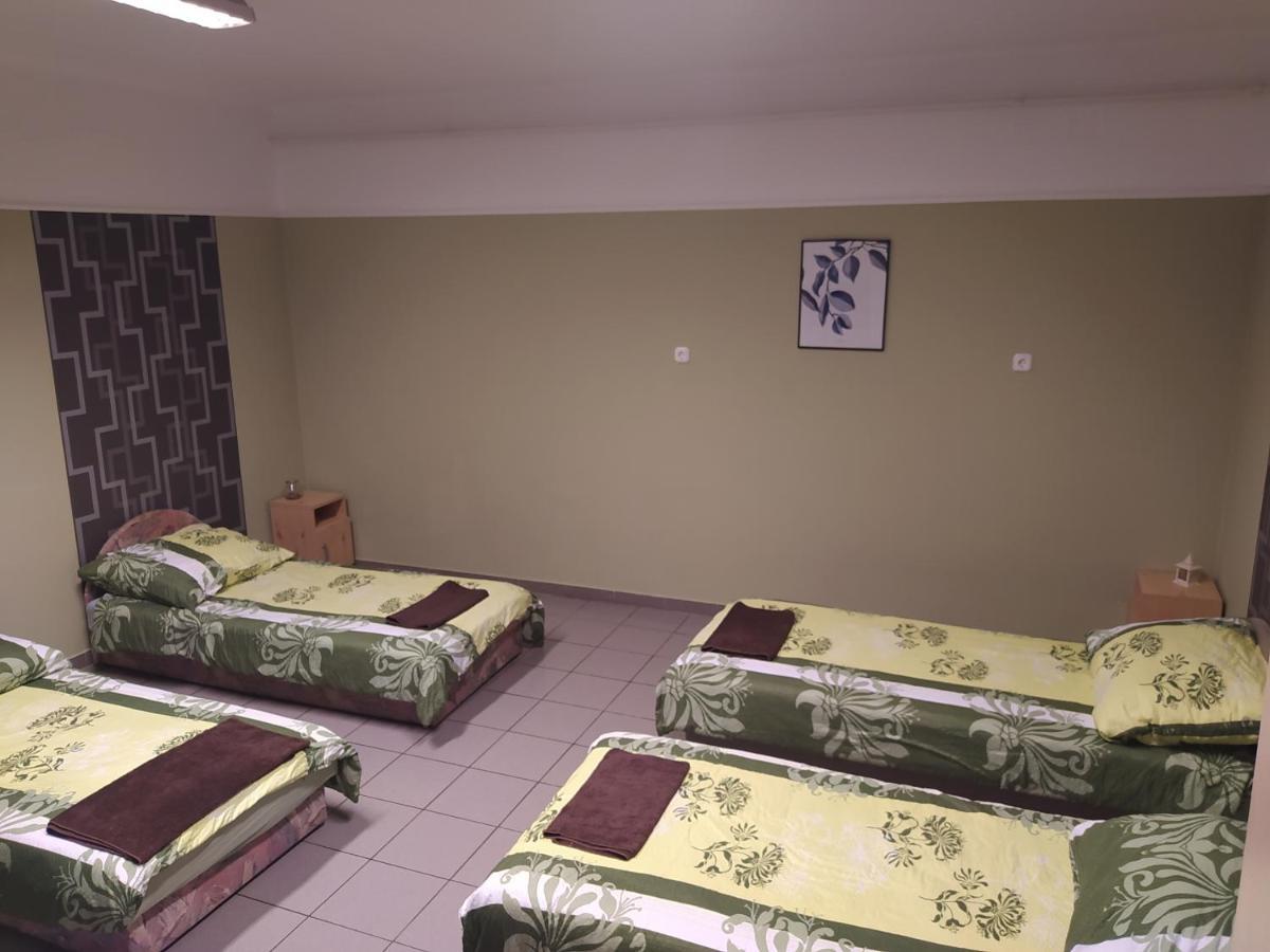 Pingpong Apartman Шолтвадкерт Екстериор снимка