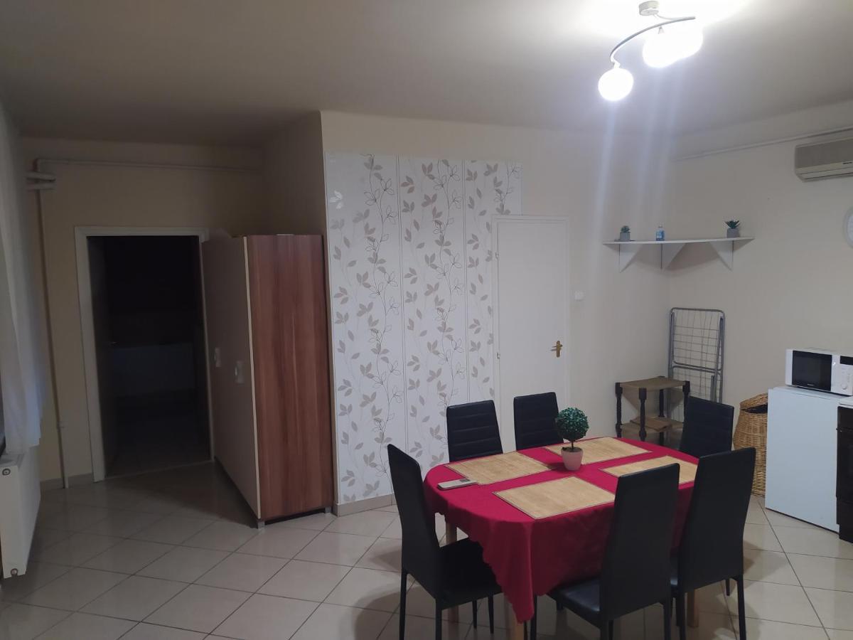 Pingpong Apartman Шолтвадкерт Екстериор снимка