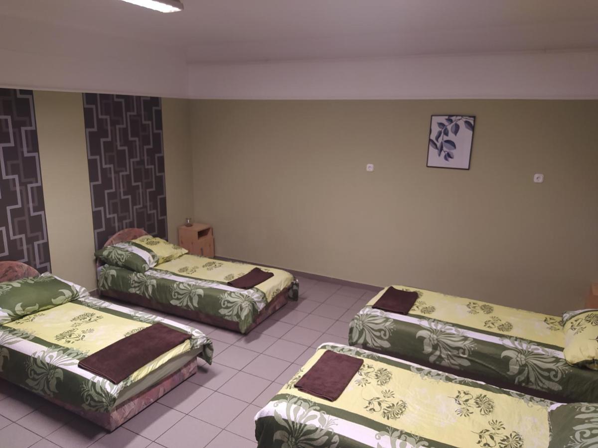 Pingpong Apartman Шолтвадкерт Екстериор снимка